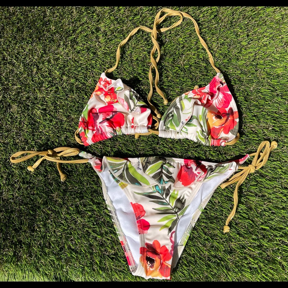 Guess Tropical Hibiscus small 2pc swimsuit